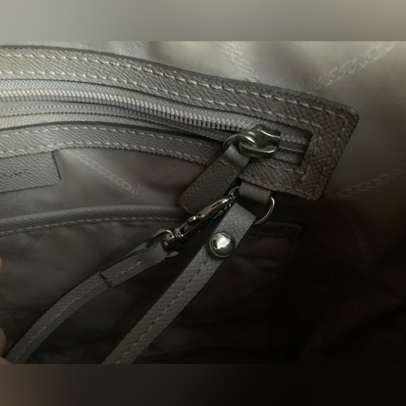 Michael Kors Grey Jet Set Top Zip Tote - Picture 4 of 4